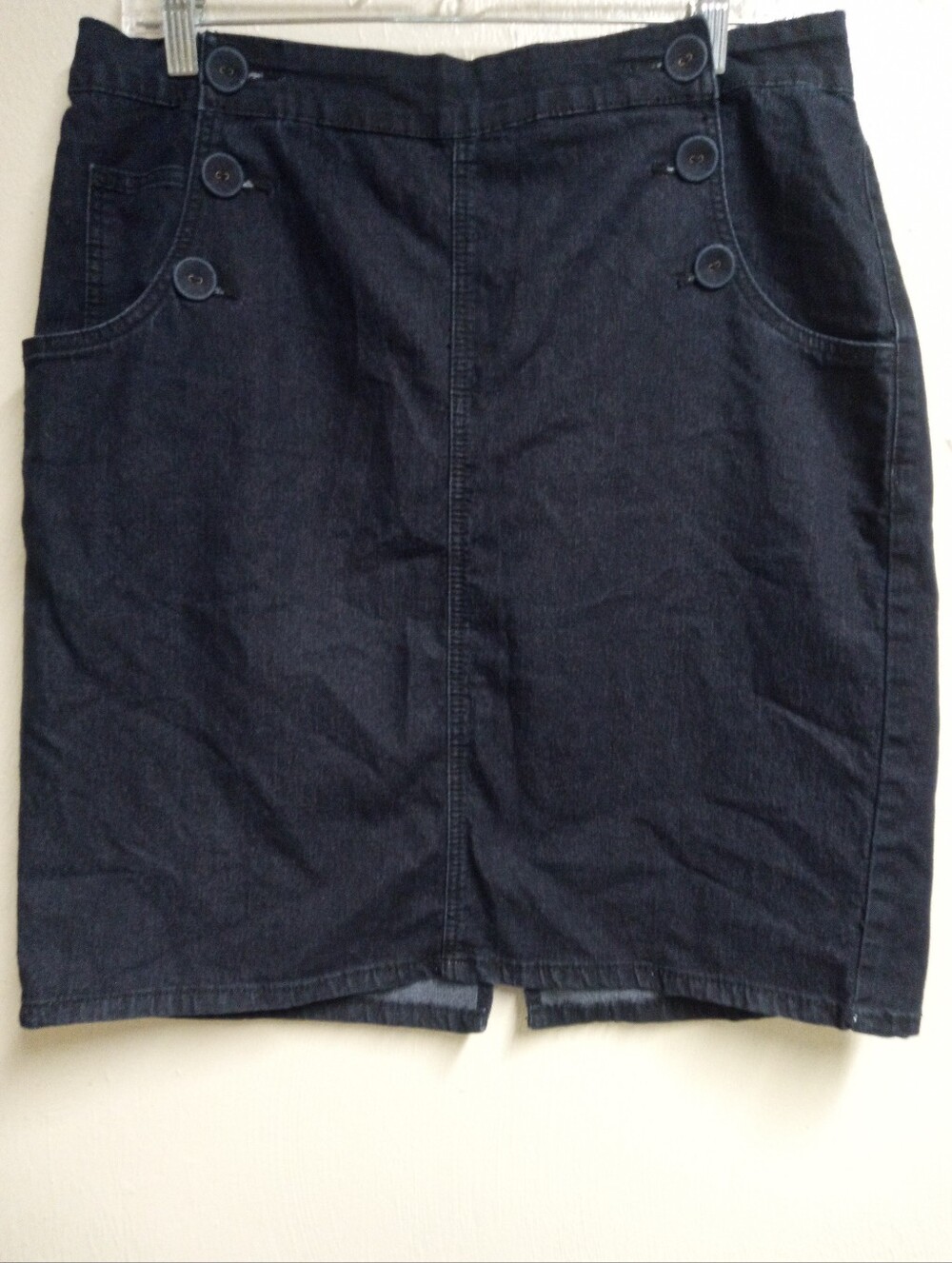 Women's Skirt Size 14 Dark Denim Button Closure Back Pockets Faux Front Pockets